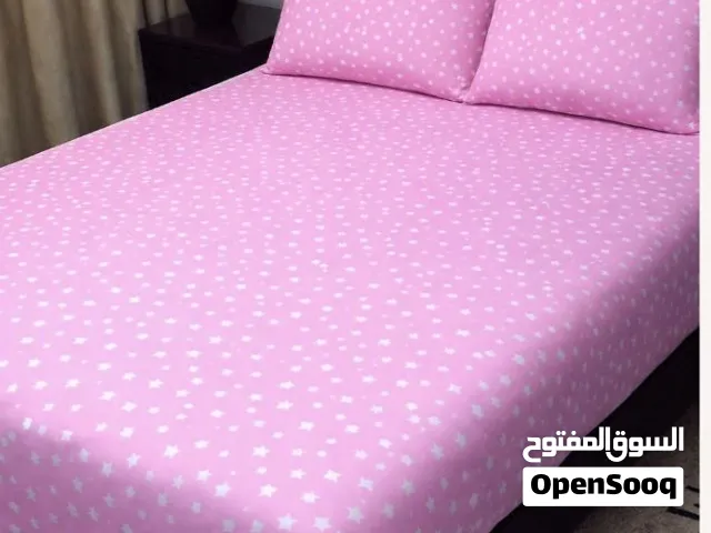 كفر تخت وخداديات أنيقة  جمال ناعم يضيف لمسة فخامة لغرفتك. ألوان راقية، نقش نجوم مميز، وجودة تدو