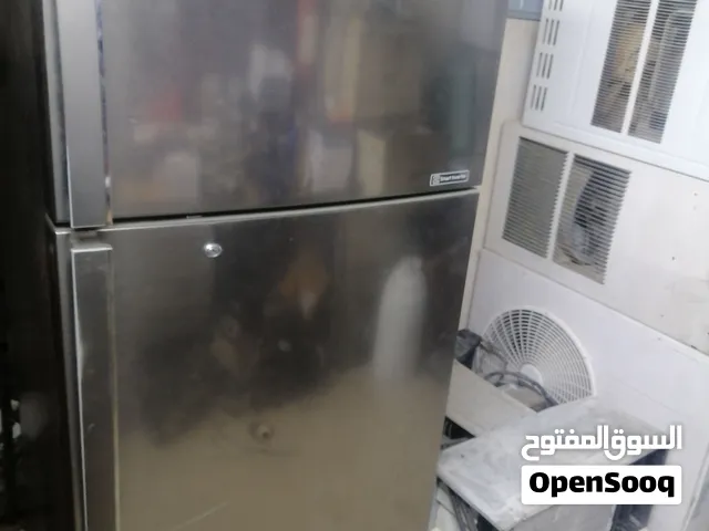 ثلاجة نظيفه