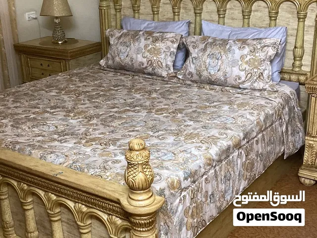 عفش بيت كامل للبيع بسبب تغيير المنزل. العفش في حاله ممتاز وفي مجال بالسعر