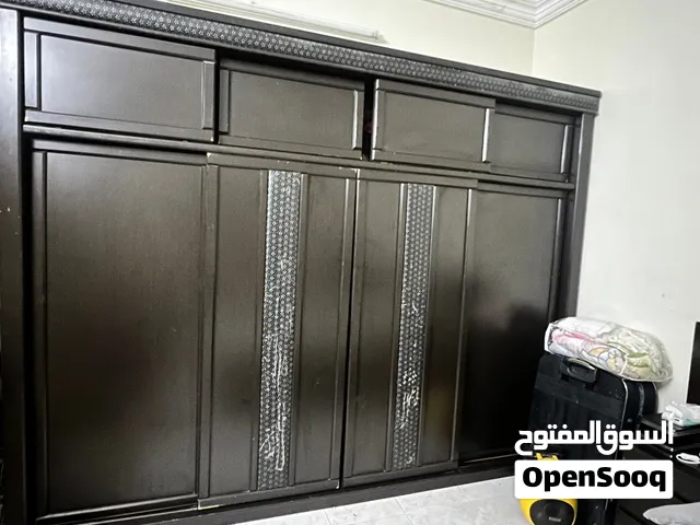 غرفة نوم و كنبة