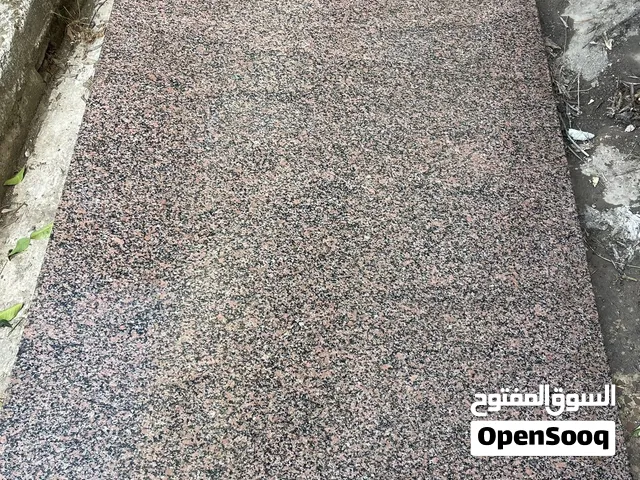 رخام للبيع بحاله جيدا حجم كبير