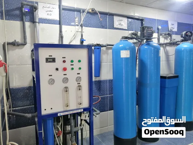 للبيع عدد مصنع مياه محطه تحليه و ماكنه تعبئه كاسات تركي كامل