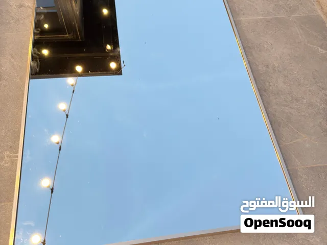 كراسي حلاقة بايلوت + مرايا للحلاقة + جهاز بخار الشعر + جهاز البيديكير والمانيكير