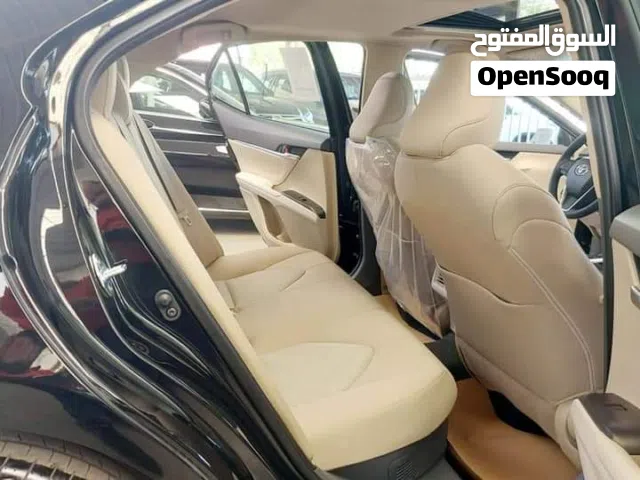 سيارة فخمة  ونظيفة.....