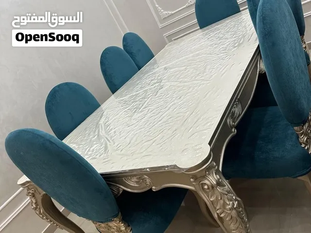 طاوله طعام قابل لتفاوض