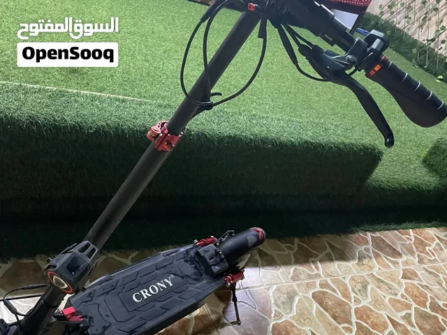 سكوتر للبيع مستعمل سنة تقريبا وتجي معاه بعض الأغراض قابل للتفاوض بحد المعقول الوصف مهم