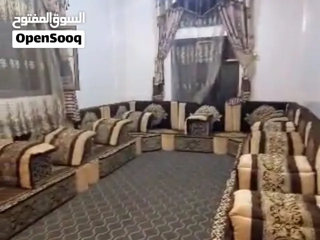 اعرض لكم شقه مفروشه ضخمه جدا في حي الاندلس قريب مستشفى ازال الجديد وبرج الستين وبرج اليمن الطبي