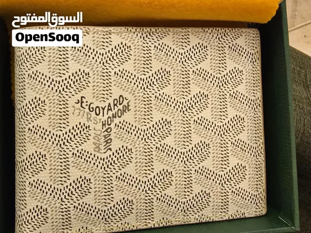 مجموعة محافظ للبيع (ارجو قراءة الوصف لتفاصيل كل محفظة)