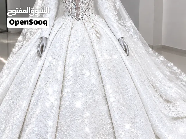 فستان زفاف للبيع بسعر لقطة بتفاصيل روعة ومقاس قابل للتعديل للطلب الاتصال على الرقم المذكور