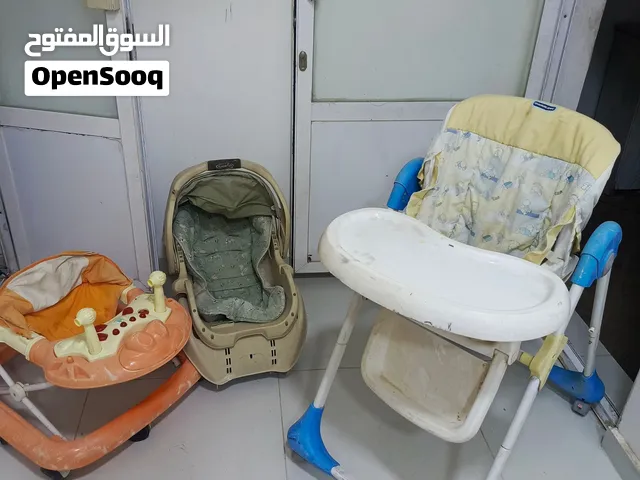 كلهم على 20 دينار كرسي طعام+عربايه اطفال+كرسي سيارة