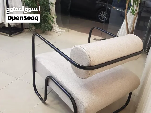 كرسي بتصميم مميز وأنيق للبيع