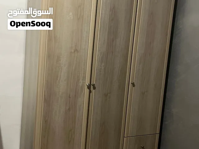 خزانة ملابس