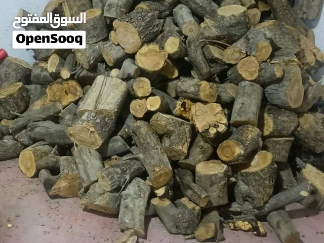جميع انواع حطب المواقد والصوبات ونقوم بشراء المزارع والأشجار التالفه