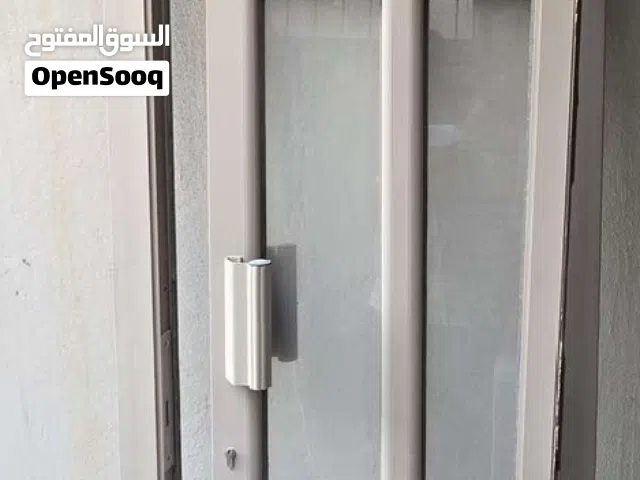 نحن نشتري جميع أنواع الخردة المعدنية ونوافذ الألمنيوم والأبواب والنوافذ والأبواب الفولاذية القديمة