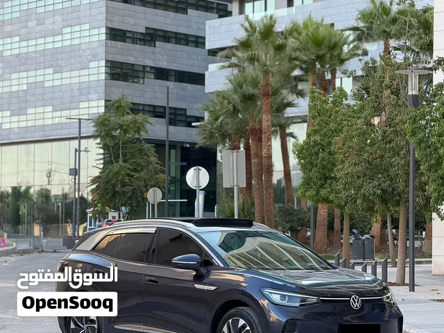 Volkswagen ID.4 crozz  pure+ 2022  فحص كامل كرت ابيض فل الفل بانوراما متحركه عداد 110 الف كيلو