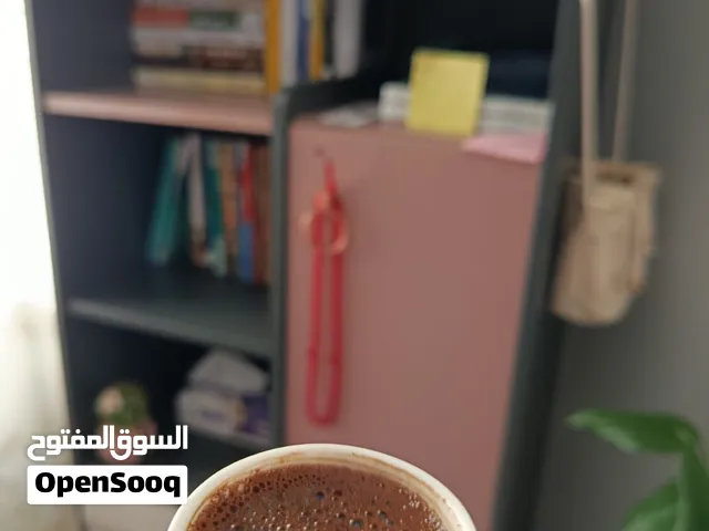 مكتبة خشبية
