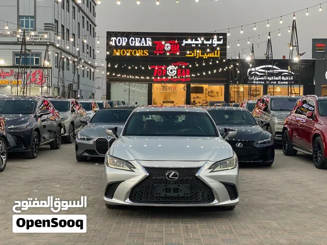 Lexus ES 350 - لون فضي 2023