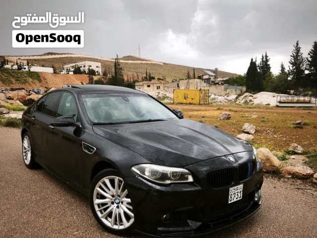 الفخامة الألمانية السوداء BMW M5