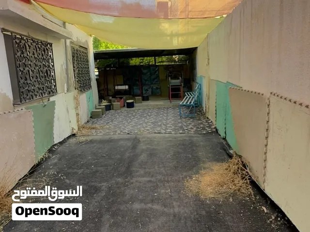 مجمع تجاري مناسب لأنشاء مركز طبي أو عيادات مختبرات