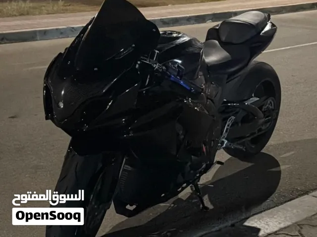 للبيع Gxsr 1000 موديل 2016