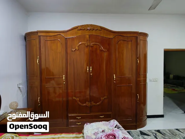 غرفة نوم كاملة ضخمه طابقين 6ابواب تزكام قيمتها 3 مليون ونص مفصلها ابيعها واحد ونص بحمدان