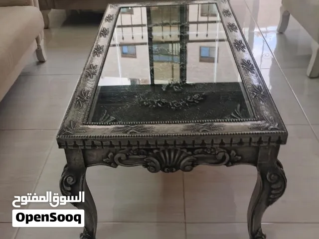 معلومات عن الطاولة : طولها :120 عرضها : 60