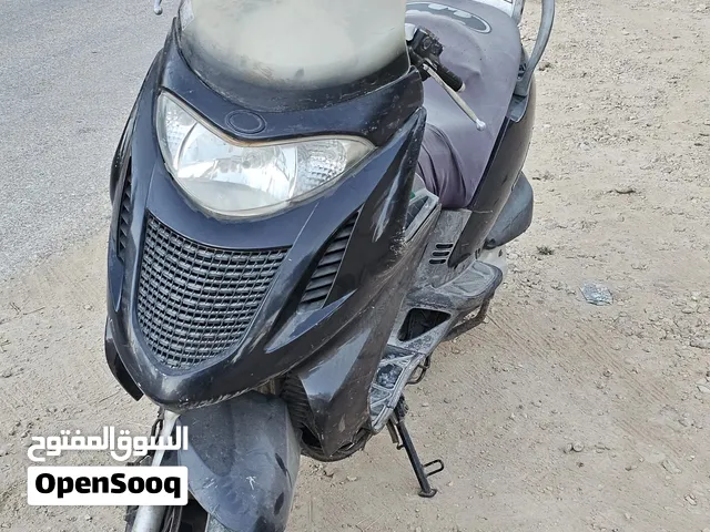 دراجه كمكو متور 250 ماشيه 7 الاف كيلو ش،ط،ب