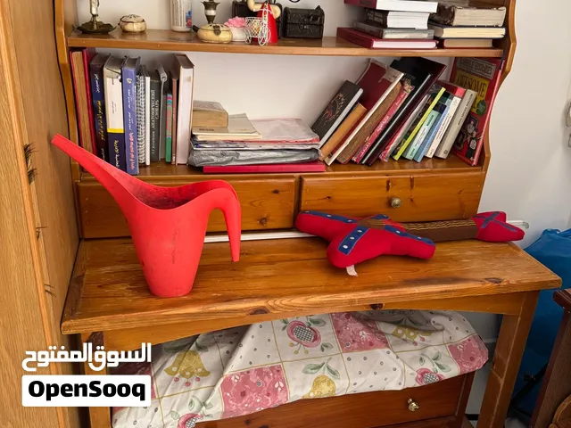مكاتب و حمالة كتب و جوارير