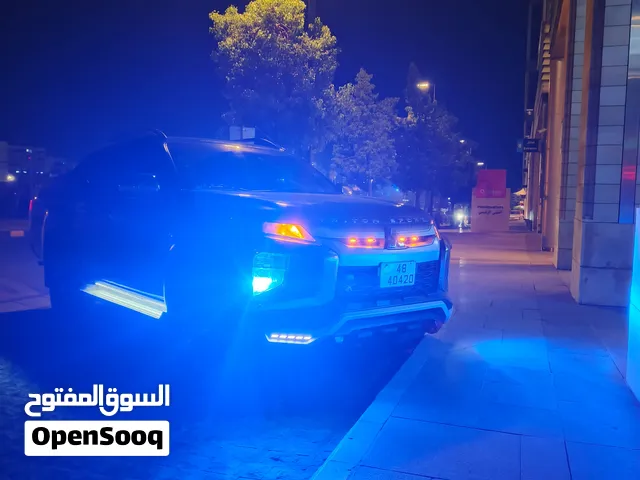 بكب ميتسوبيشي فورويل 22