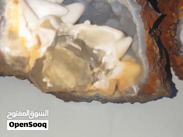 مجموعة جيود كريستالي عماني نادر فاخر احجار كريمه