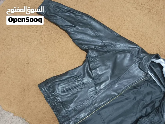 جكيت جلد طبيعي لون اسود أخت الجديد مقاس كبير من 90 كغ وطالع