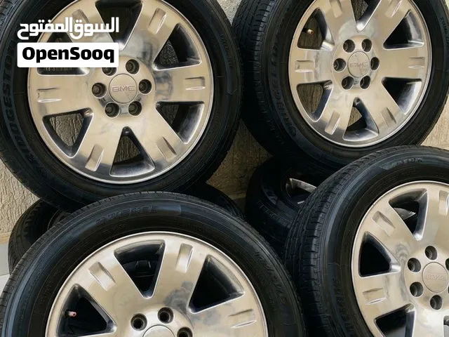 للبيع طقم رنقات جي إم سي (GMC) مقاس 20 أصلية كاملة مع التواير وبراغيه