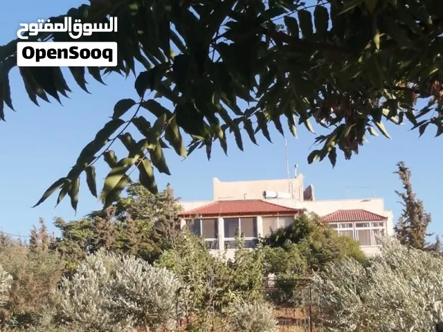 بيت مع مزرعة للبيع في اجمل اطلالة في جرش