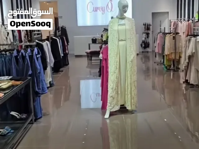 محل تجاري داخل ابوظبي مول  قائم مع دخل يومي