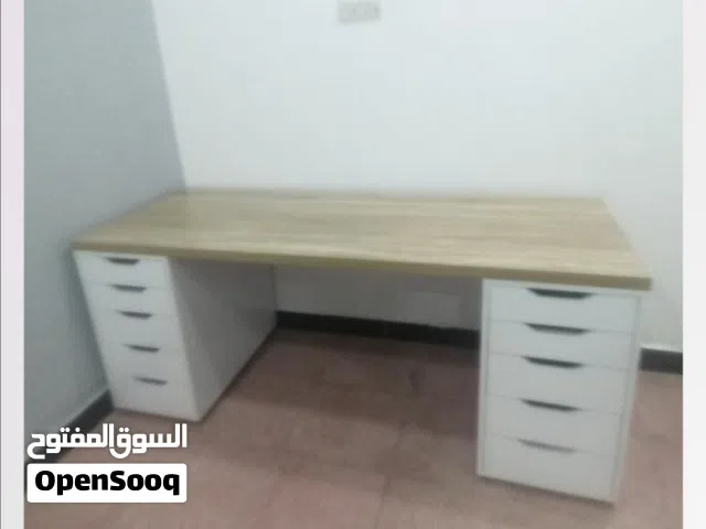 سطح الطاولة فقط نوع الخشب MDF حجم 180 70 عمق