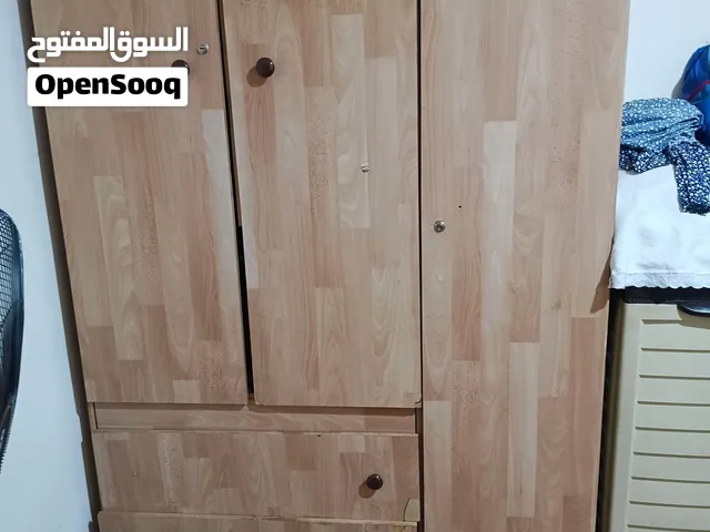 خزانة ملابس