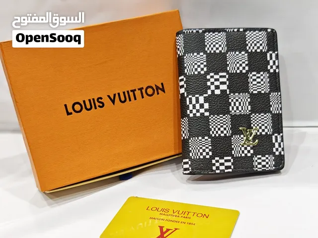 بوك LOUIS VUITTION  رجالي  سوبر ماستر  مايفرق عن الاصلي