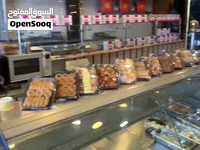 مطعم للبيع كبير اربع ابواب