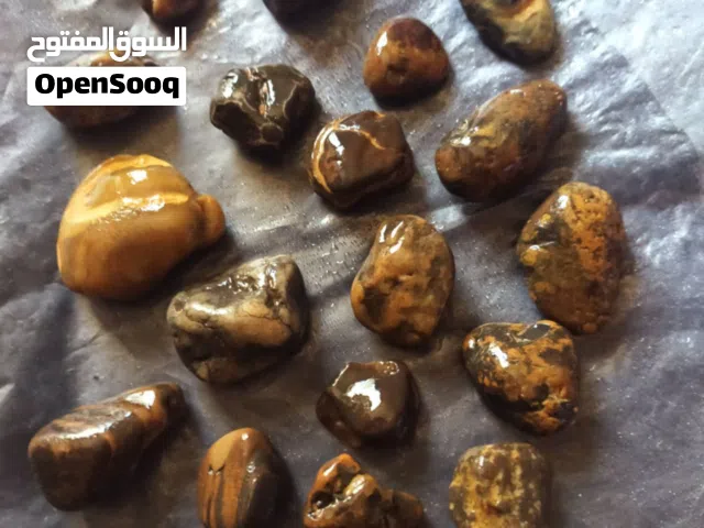 احجار كريمة خام للصقل خواتم و اكسسوارات