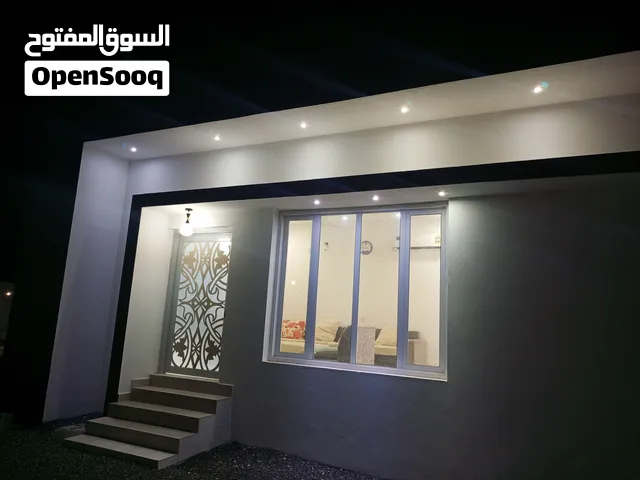 ملحق مع مساحه كبيره لي الايجار او الاستثمار