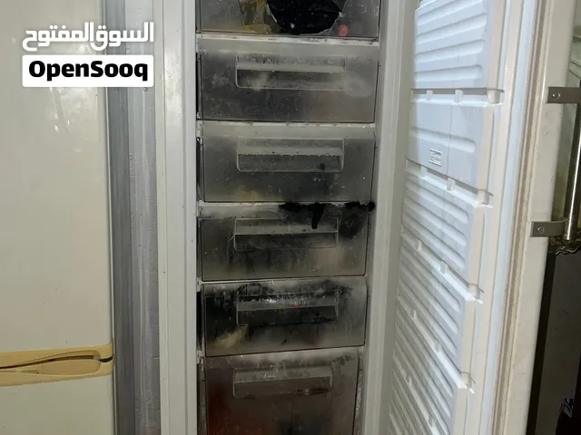 مجمده عموديه مقسمه