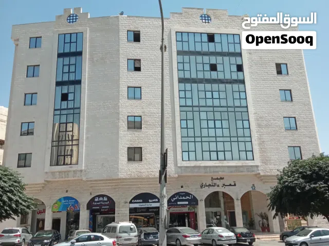 مكتب تجاري للبيع 57 متر مربع مشرف على شارع الجاردنز للبيع