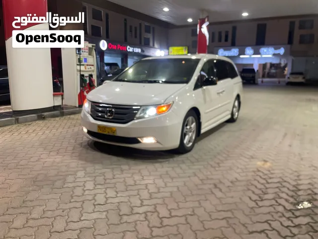 نيسان أتاشي 2013 موديل EX فئة SUV لون أبيض مع حساسات