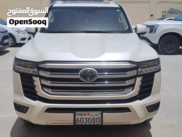لاند كروزر 2023 للأجار اليومي ب77 مع عرض استأجر 3 ايام و احصل تخفيض و متوفر للأجار الاسبوعي و الشهري