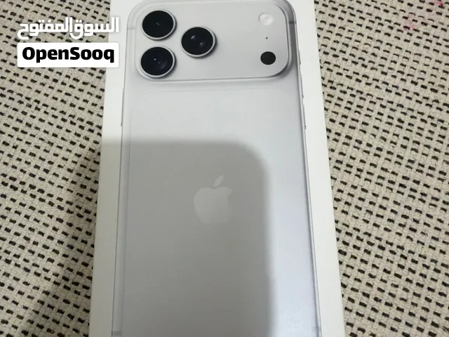 ايفون 18 pro max نظيف استعمال اسبوع واحد فقط هو و كرتونته للبيع او التبادل ب 18 pro max الازرق