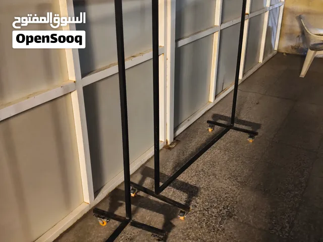4 ستاند ملابس قصير دشاديش قصيرة وتراك