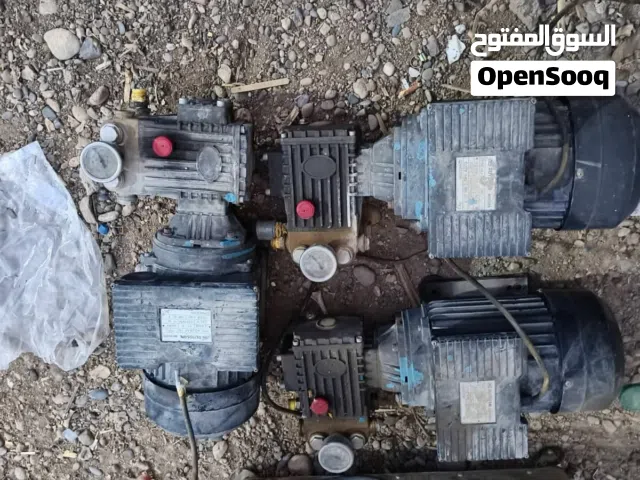 تجهيزات محطة غسل سيارات لثلاث مسارات للبيع مستعملة بحالة الوكالة بضمان 1 سنه