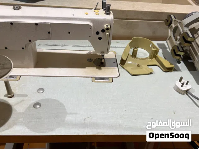 للبيع مكينة خياطة جديد مو مستعمله ب 80 وقابل للجاد