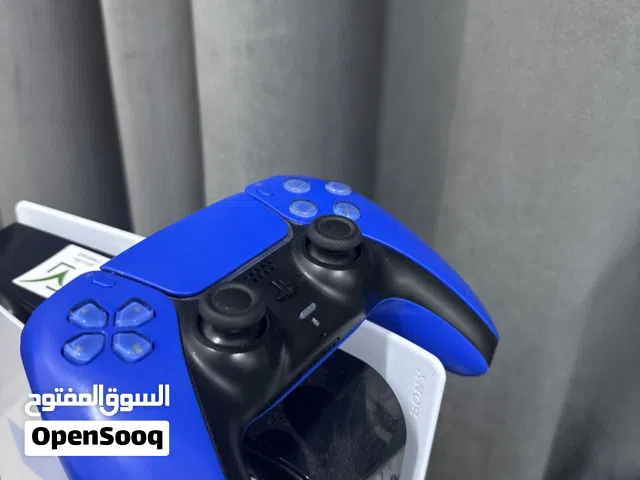 للبيع جهاز تحكم سوني 4 أزرق ( لا يعمل على السوني 5)