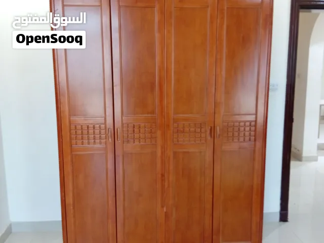 كبت اربعه ابواب بحاله ممتازه شامل التوصيل والتركيب 45دينار